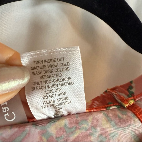 Garnet Hill  Crewneck Sun Shirt Vibrant Geometric Print swim Top Size: M - Picture 8 of 13